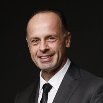 Dr. Flávio Porto — Ortopedista<br>Cirurgia da Coluna